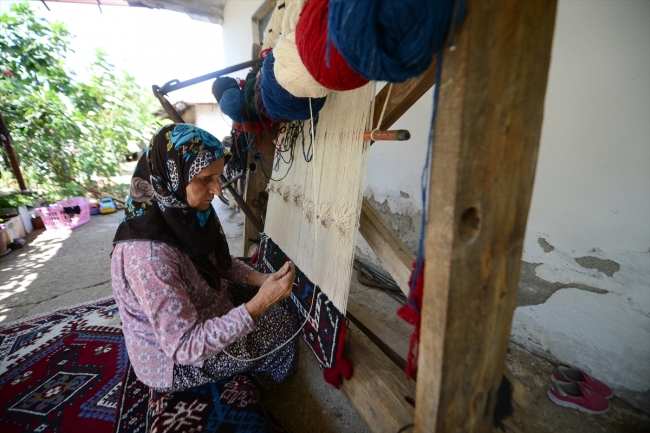 Yörük kültürünün mirası halı dokumacılığını teknolojiye inat yaşatıyor